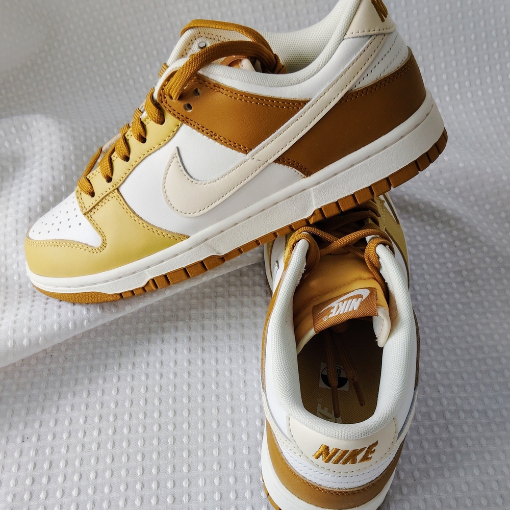 NIKE DUNK LOW RETROPHANTOM CURRY GOLDEN MENS SIZE 8.5 LIMITED EDITION BRAND NEW